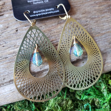 Load image into Gallery viewer, Dewdrop Net Brass Earrings