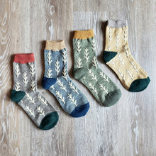 Load image into Gallery viewer, Heathered Branch Pattern Socks

