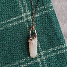 Load image into Gallery viewer, Copper Quartz Point Pendant