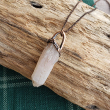 Load image into Gallery viewer, Copper Quartz Point Pendant