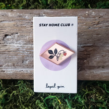 Load image into Gallery viewer, Strawberry Quilt Enamel Pin