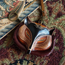 Load image into Gallery viewer, Genuine Leather Fox Pouch