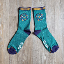 Load image into Gallery viewer, Bee Wreath Pattern Bamboo Socks