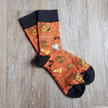 Load image into Gallery viewer, Festive Halloween Socks