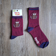 Load image into Gallery viewer, Owl Wreath Pattern Bamboo Socks