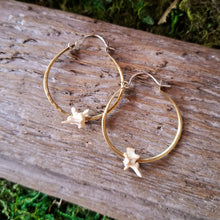 Load image into Gallery viewer, Handmade Brass and Snake Vertebrae Earrings