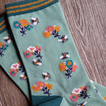 Load image into Gallery viewer, Bees and Flowers Bamboo Socks