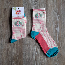 Load image into Gallery viewer, Spring Lovebird Bamboo Socks