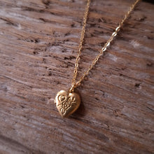 Load image into Gallery viewer, Tiny Embossed Vintage Heart Locket