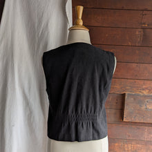 Load image into Gallery viewer, 90s Vintage Embroidered Feather Vest