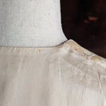 Load image into Gallery viewer, 90s Vintage Pale Yellow Striped Paisley Vest