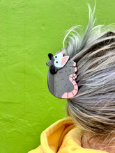Load image into Gallery viewer, Possum Claw Clip