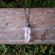 Load image into Gallery viewer, Copper and Clear Quartz Pendant