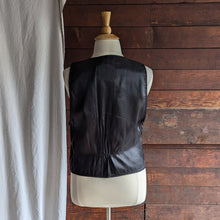 Load image into Gallery viewer, 90s Vintage Plus Size Black Velvet Vest