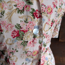 Load image into Gallery viewer, 90s Vintage Sweet Short Sleeve Floral Blouse