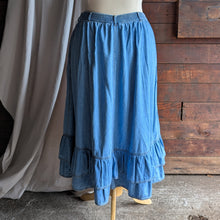 Load image into Gallery viewer, 90s Vintage Plus Size Denim Ruffle Skirt
