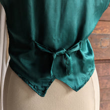 Load image into Gallery viewer, 90s Vintage Emerald Green Beaded Velveteen Vest