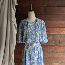 Load image into Gallery viewer, 90s Vintage Light Blue Floral Boxy Midi Dress
