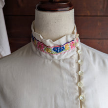 Load image into Gallery viewer, 70s Vintage Cream Asymmetrical Button Tunic