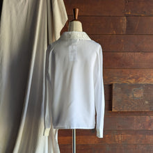 Load image into Gallery viewer, 90s Vintage White Long Sleeve Boxy Blouse