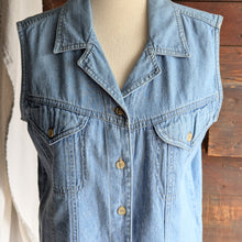 Load image into Gallery viewer, 90s Vintage Denim Sleeveless Top