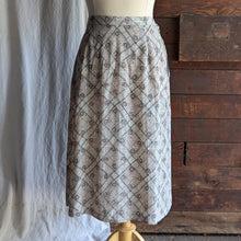 Load image into Gallery viewer, 90s Vintage Plus Size Tan Poly Midi Skirt