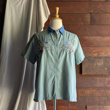 Load image into Gallery viewer, 90s Vintage Plus Size Embroidered Shirt