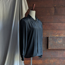 Load image into Gallery viewer, 80s Vintage Black Boxy Blouse