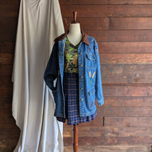 Load image into Gallery viewer, 90s Vintage Green and Brown Floral Print Tee