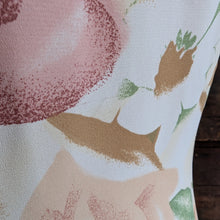 Load image into Gallery viewer, 90s Vintage Flared Floral Dress