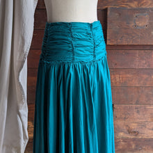Load image into Gallery viewer, Y2K Vintage Teal Crinkled Cotton Midi Skirt