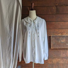 Load image into Gallery viewer, 90s Vintage Embroidered White Rayon Blouse
