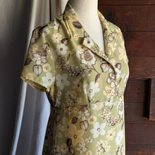 Load image into Gallery viewer, 90s Vintage Light Green Floral Shirtdress