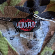 Load image into Gallery viewer, 90s Vintage Green and Brown Floral Print Tee