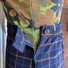 Load image into Gallery viewer, 90s Vintage Navy Plaid Mini Skirt