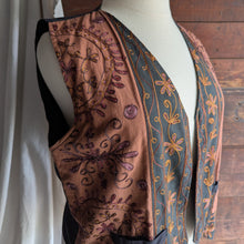 Load image into Gallery viewer, 80s/90s Vintage Rust Open-Front Embroidered Vest