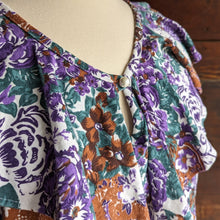 Load image into Gallery viewer, 90s Vintage Plus Size Ruffled Jersey Knit Blouse