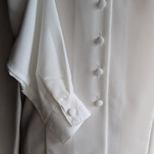 Load image into Gallery viewer, 90s Vintage Ivory Embroidered Collar Blouse