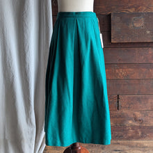 Load image into Gallery viewer, 80s Vintage Forest Green Pleated A-Line Skirt