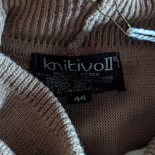 Load image into Gallery viewer, 80s Vintage Plus Size Coffee-and-Cream Dolman Sleeve Sweater