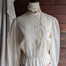 Load image into Gallery viewer, 70s Vintage Cream Asymmetrical Button Tunic