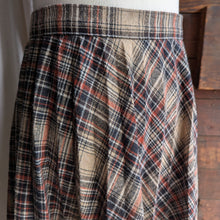 Load image into Gallery viewer, 70s Vintage A-line Brown & Black Plaid Pleated Wool Midi Skirt