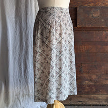Load image into Gallery viewer, 90s Vintage Plus Size Tan Poly Midi Skirt