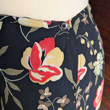 Load image into Gallery viewer, Y2K Vintage Black Floral Rayon Skirt