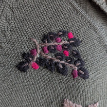 Load image into Gallery viewer, 80s/90s Vintage Embroidered Olive Green Sweater