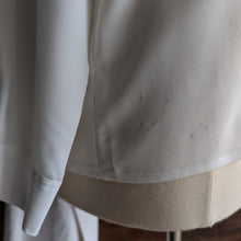 Load image into Gallery viewer, 90s Vintage Ivory Embroidered Collar Blouse