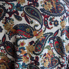 Load image into Gallery viewer, 90s Vintage White and Paisley Printed Turtleneck