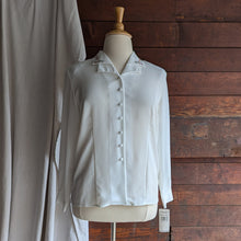 Load image into Gallery viewer, 90s Vintage Ivory Embroidered Collar Blouse
