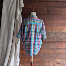 Load image into Gallery viewer, 90s Vintage Lightweight Plaid Short Sleeve Shirt