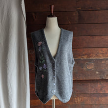Load image into Gallery viewer, 90s Vintage Grey Embroidered Acrylic Vest